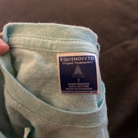 🌿 Galapagos Island Graphic T-Shirt – Size 2T 🌿 - Picture 3 of 3